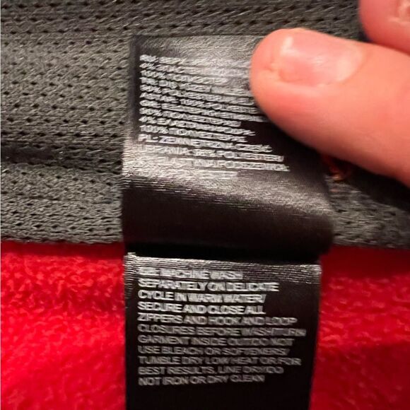 The North Face men’s red zip up jacket - Picture 9 of 9